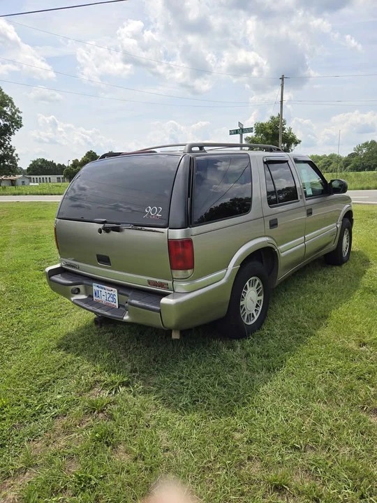 2001 GMC S-15 Jimmy 2nd Gen - Image 3 of 3