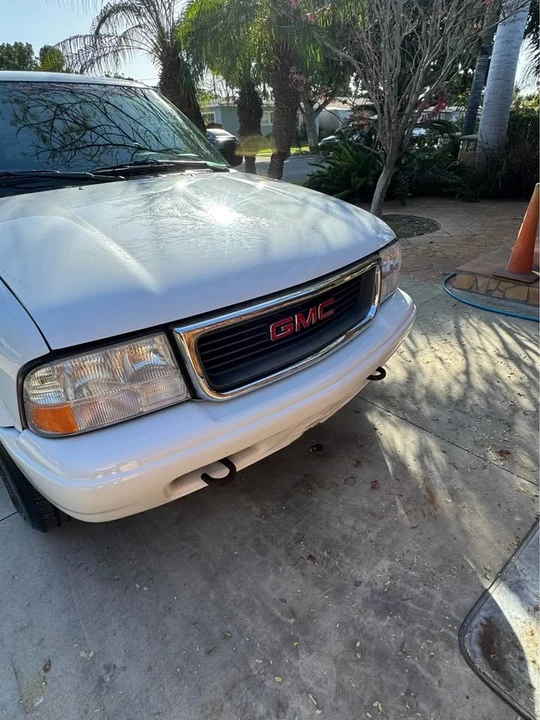 2001 GMC S-15 Jimmy 2nd Gen - Image 3 of 12