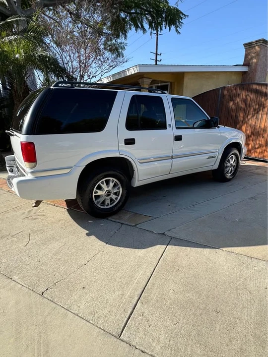 2001 GMC S-15 Jimmy 2nd Gen - Image 2 of 12