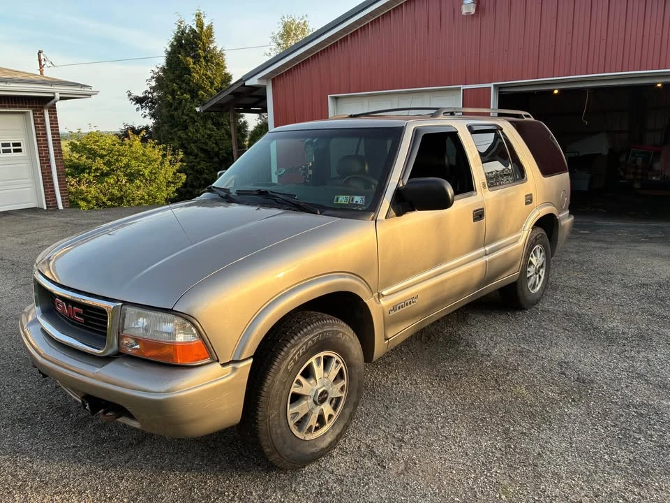2001 GMC S-15 Jimmy 2nd Gen - Image 2 of 15