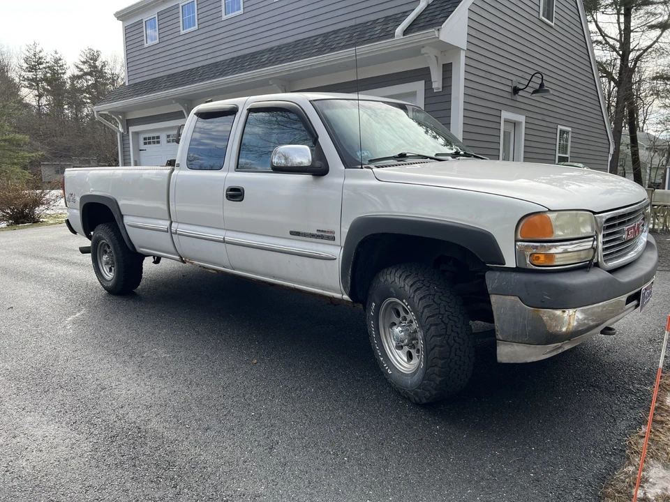 2001 GMC Sierra 2nd Gen - Image 2 of 20