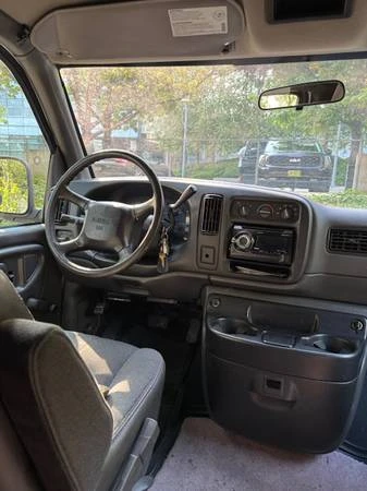 2001 GMC Savana - Image 6 of 7