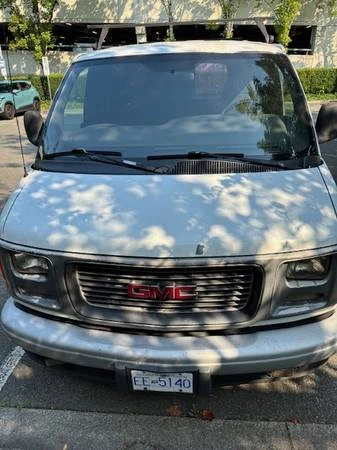 2001 GMC Savana - Image 2 of 7