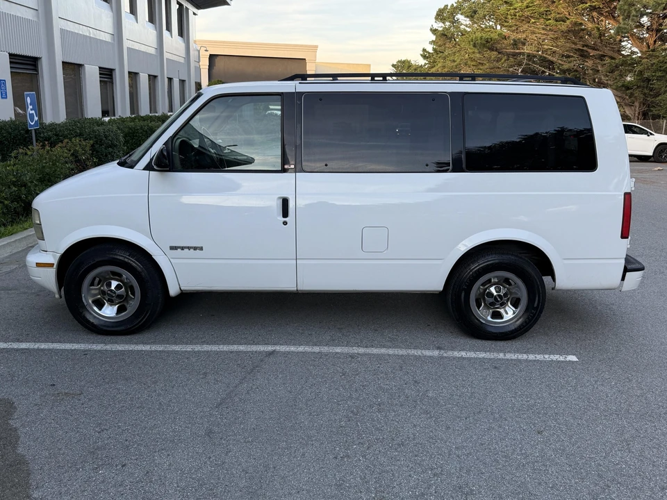 2001 GMC G-series Van - Image 6 of 31