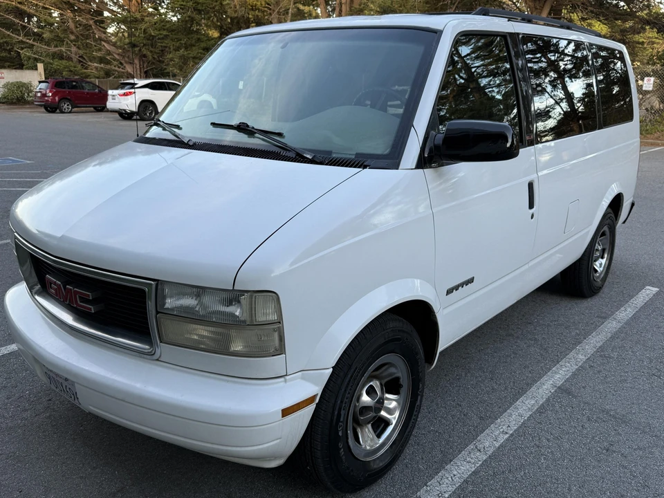 2001 GMC G-series Van - Image 5 of 31