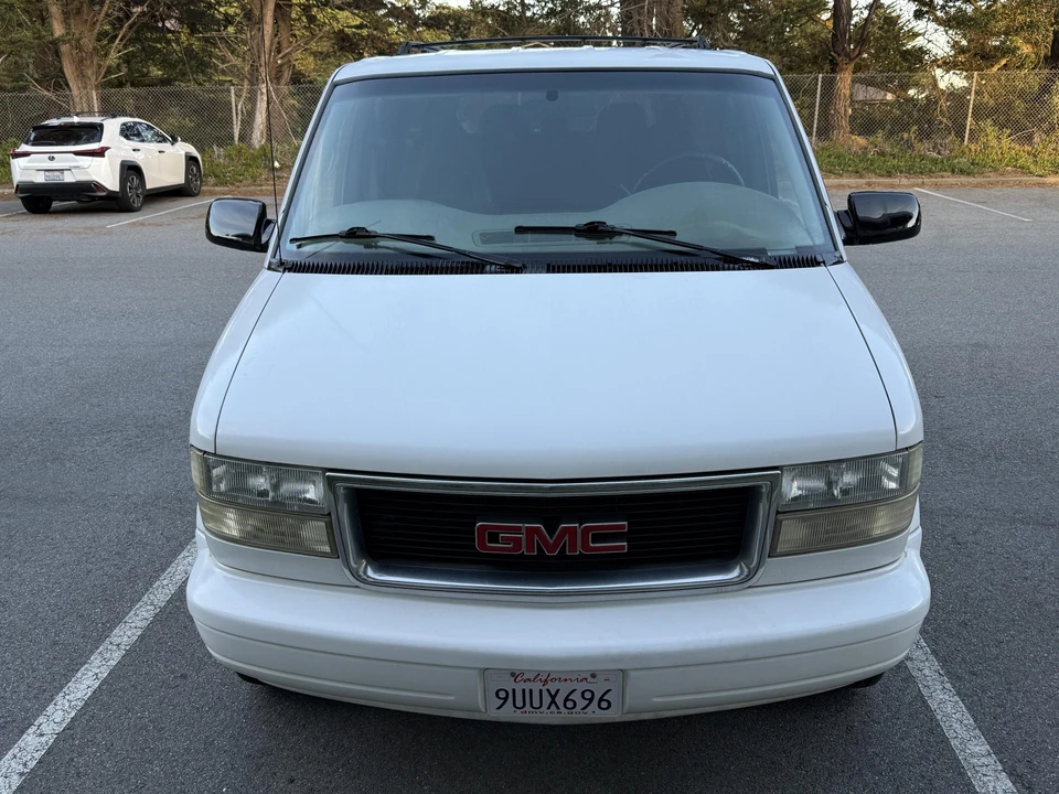 2001 GMC G-series Van - Image 3 of 31