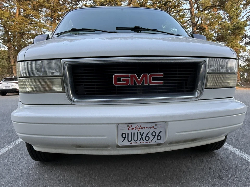 2001 GMC G-series Van - Image 4 of 31
