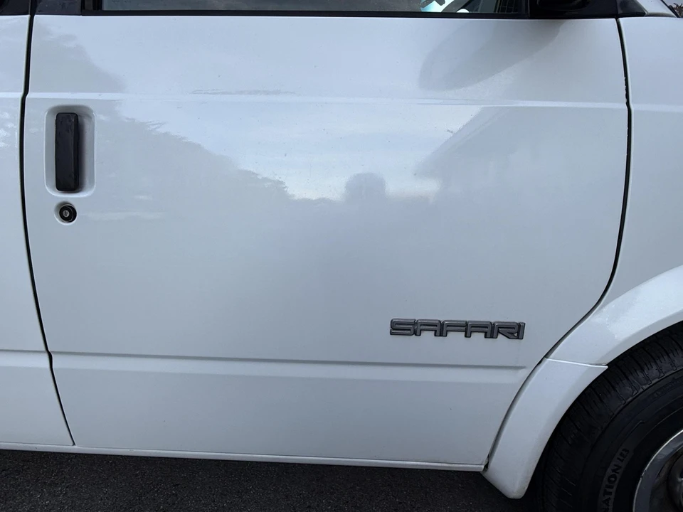 2001 GMC G-series Van - Image 14 of 31