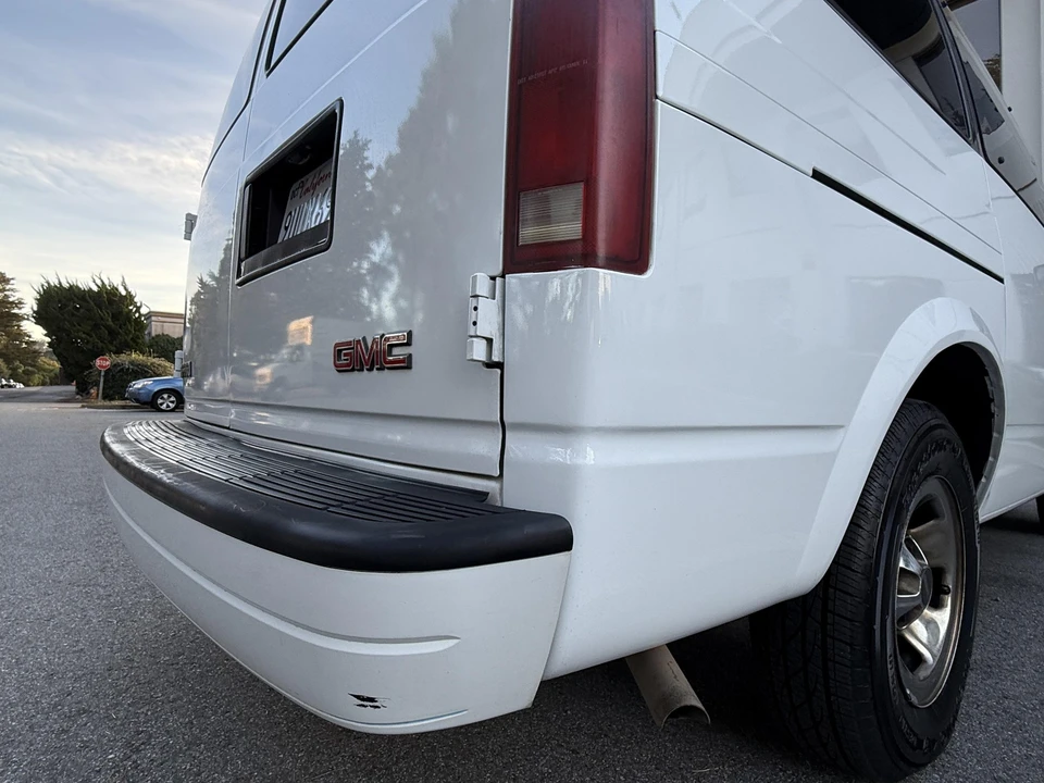 2001 GMC G-series Van - Image 30 of 31