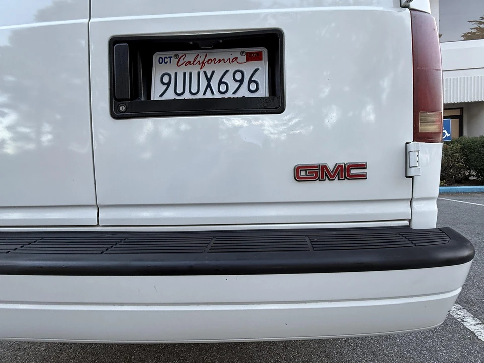 2001 GMC G-series Van - Image 29 of 31