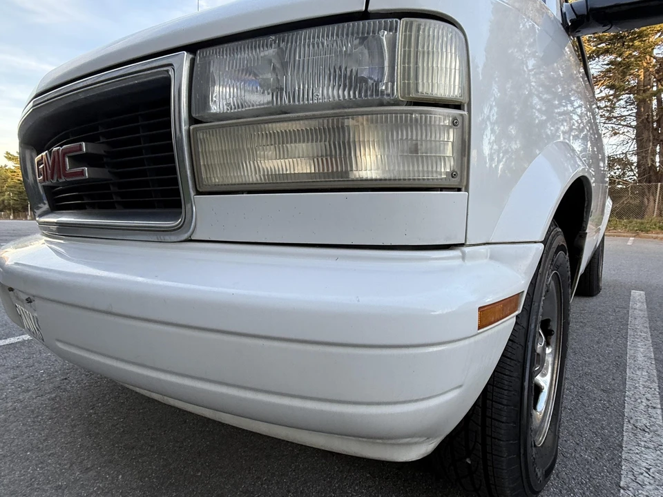 2001 GMC G-series Van - Image 18 of 31