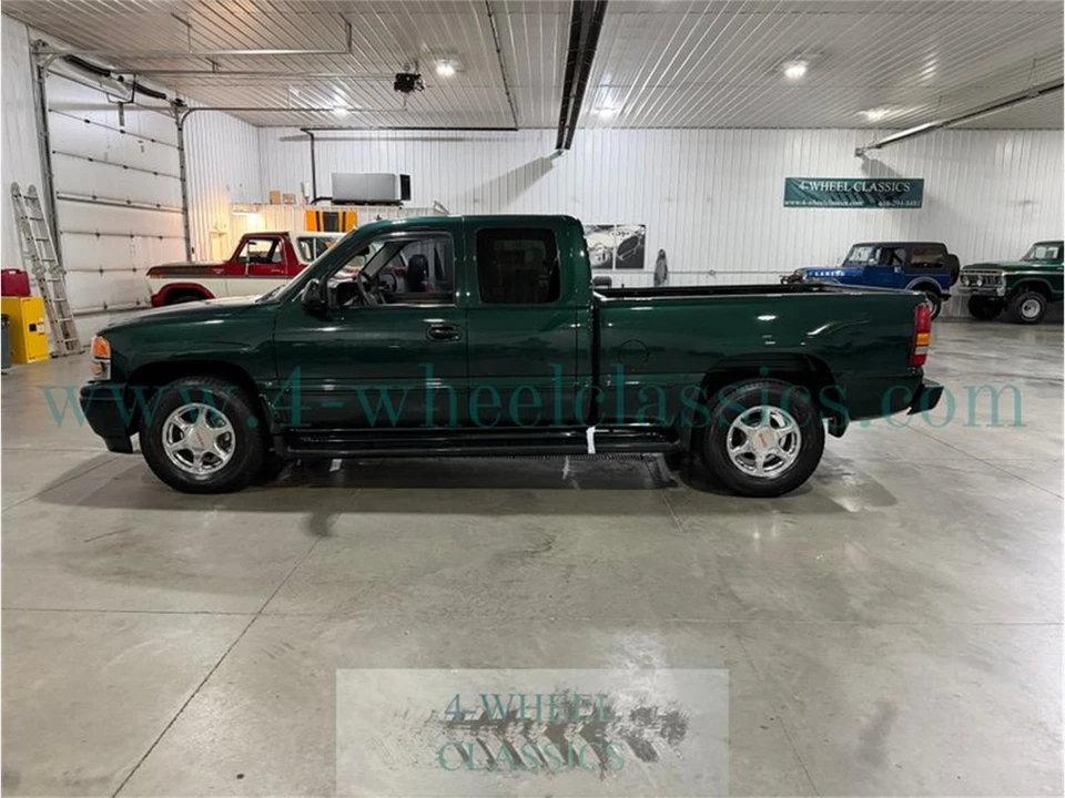 2001 GMC Sierra 2nd Gen - Image 2 of 31