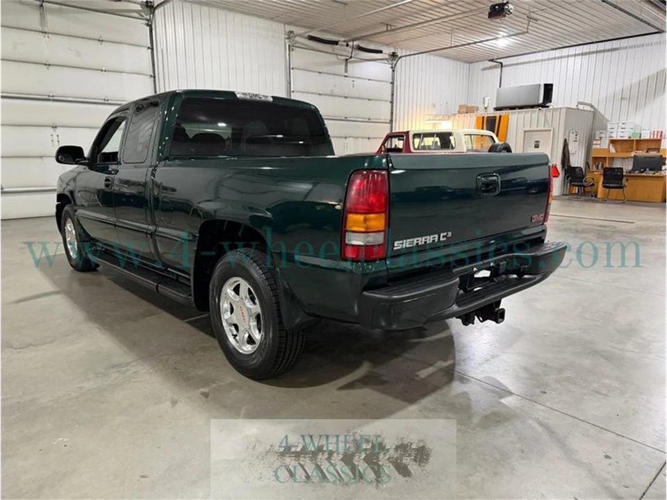 2001 GMC Sierra 2nd Gen - Image 3 of 31