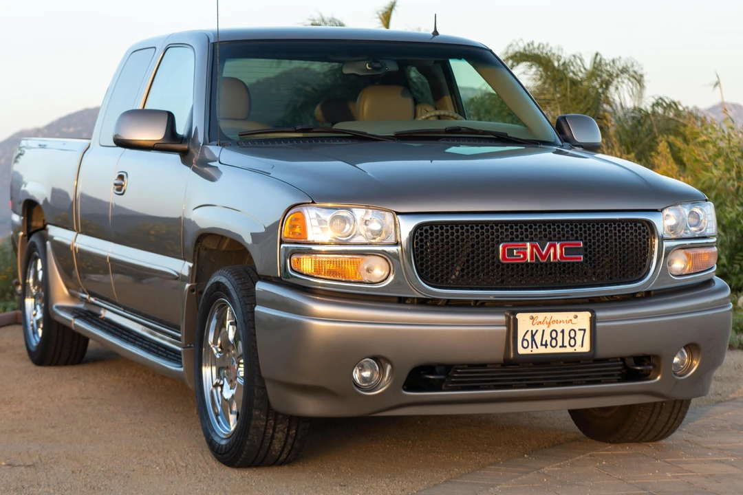 2001 GMC Sierra 2nd Gen - Image 2 of 31
