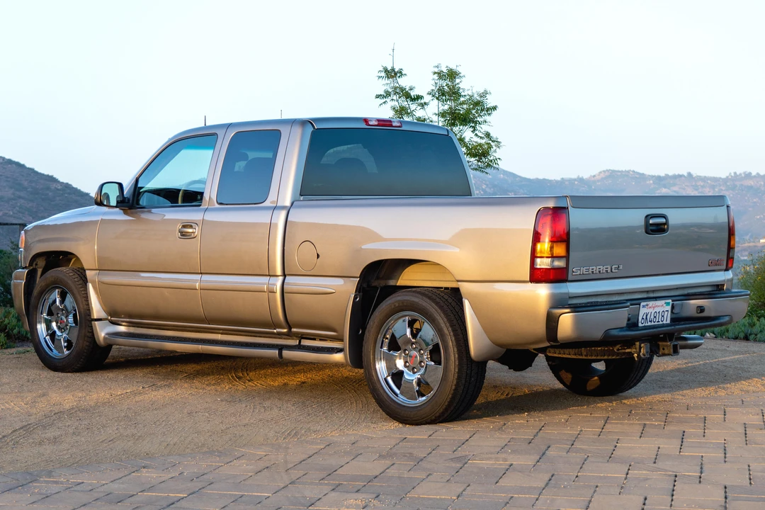 2001 GMC Sierra 2nd Gen - Image 4 of 31
