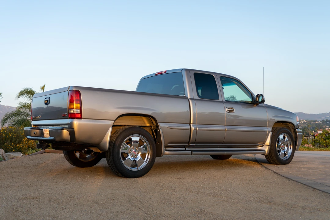 2001 GMC Sierra 2nd Gen - Image 11 of 31