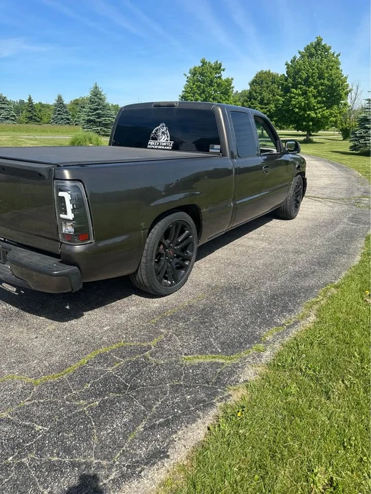 2001 GMC Sierra 2nd Gen - Image 4 of 12