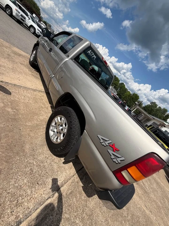 2001 GMC Sierra 1st Gen - Image 2 of 9