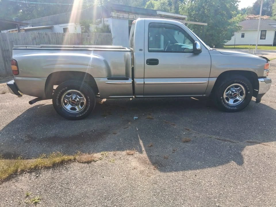 2001 GMC Sierra 2nd Gen - Image 4 of 13