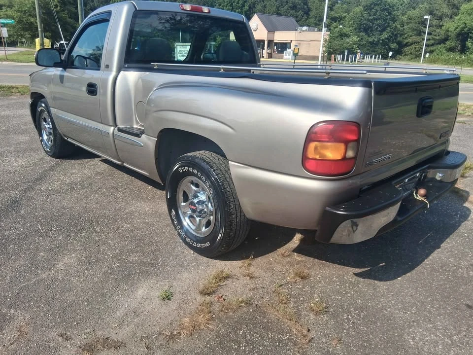 2001 GMC Sierra 2nd Gen - Image 5 of 13
