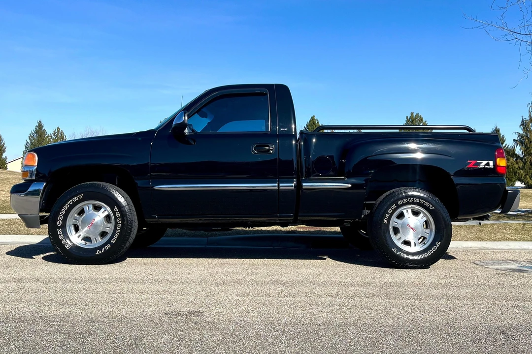 2001 GMC Sierra 1st Gen - Image 3 of 31