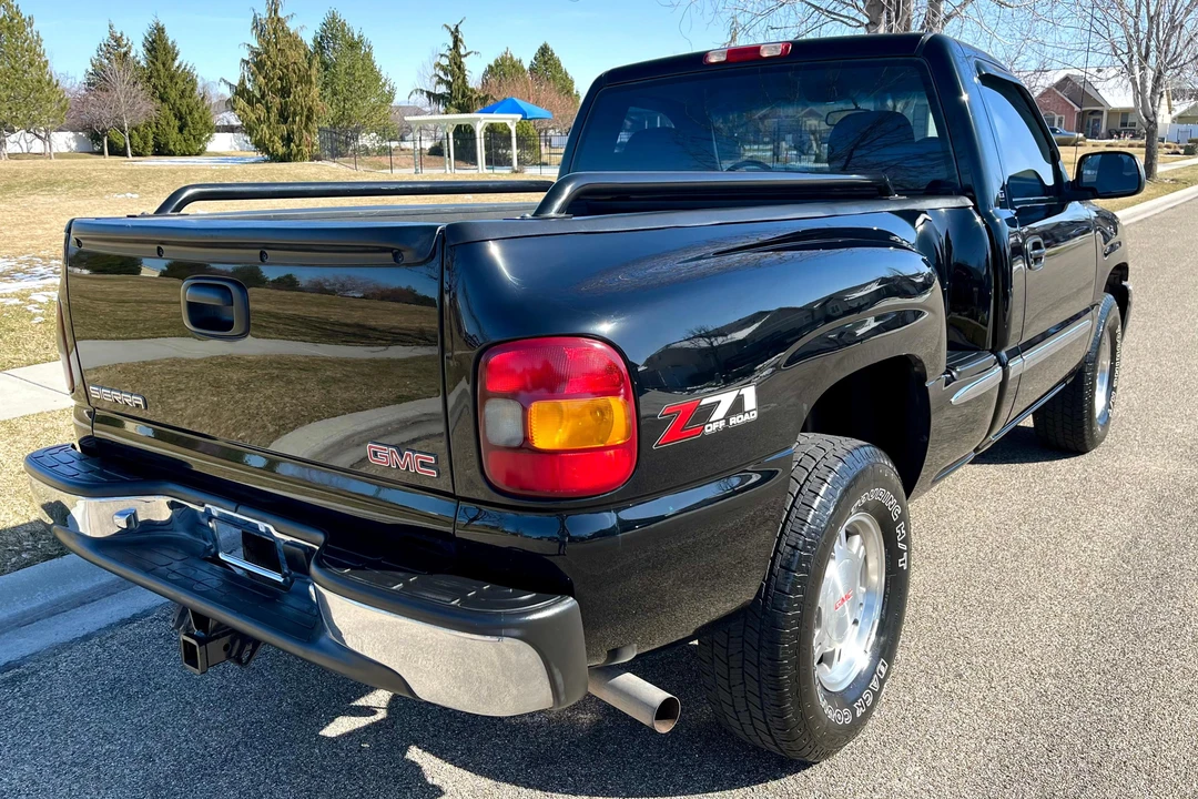 2001 GMC Sierra 1st Gen - Image 4 of 31