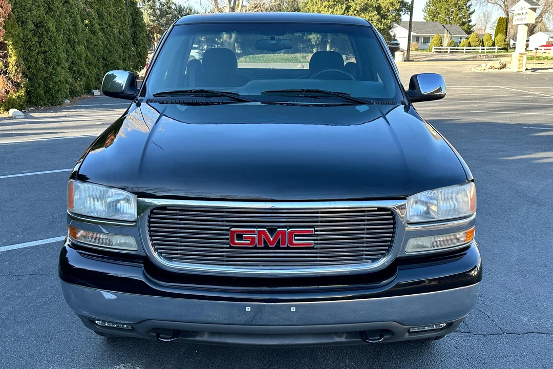 2001 GMC Sierra 1st Gen - Image 2 of 31