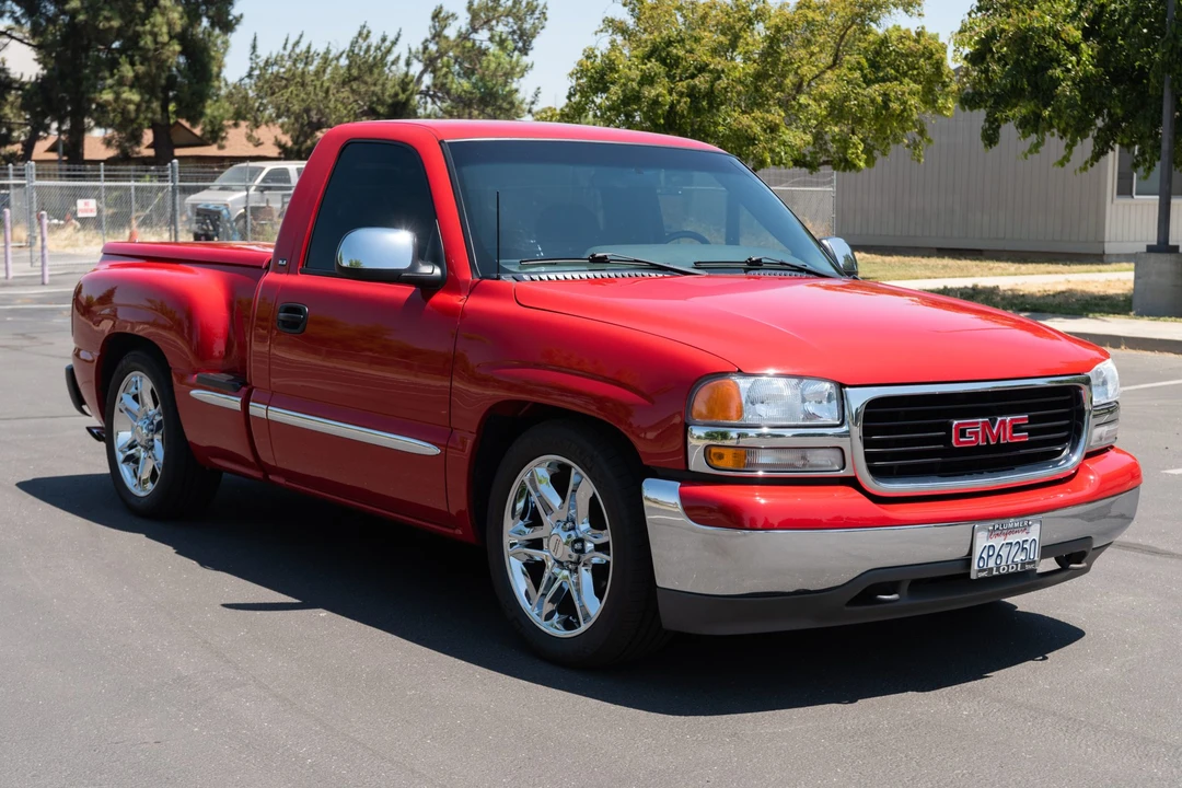 2001 GMC Sierra 2nd Gen - Image 2 of 31