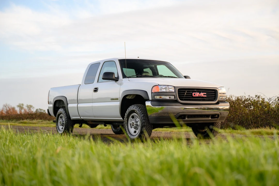 2001 GMC Sierra 1st Gen - Image 2 of 31