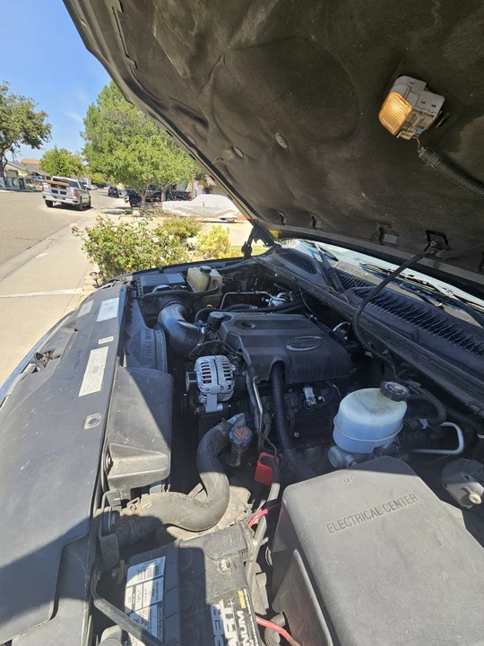 2001 GMC Sierra Heavy Duty 2nd Gen - Image 6 of 9