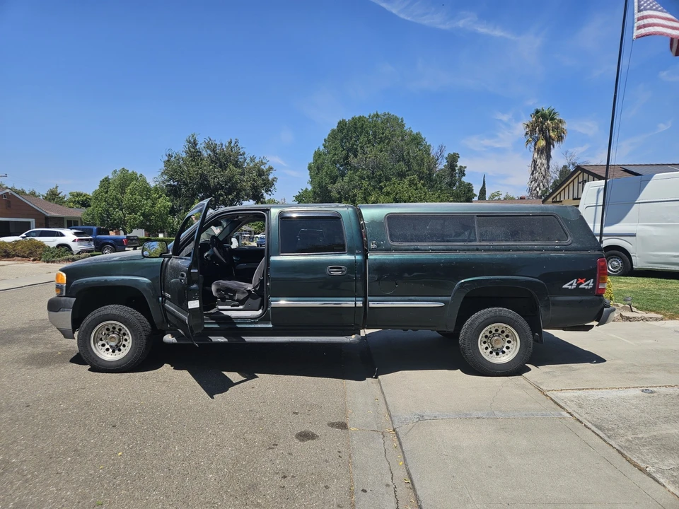 2001 GMC Sierra Heavy Duty 2nd Gen - Image 5 of 9