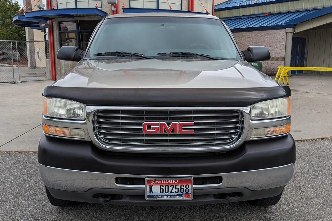2001 GMC Sierra Heavy Duty 2nd Gen - Image 2 of 31