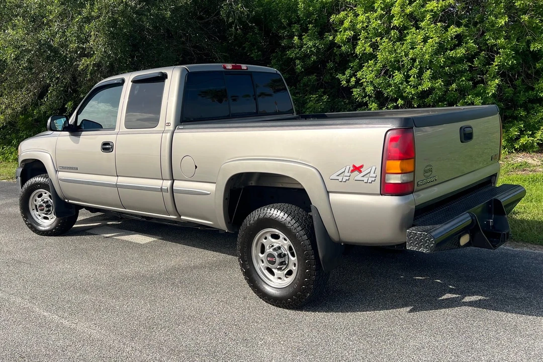 2001 GMC Sierra Heavy Duty 2nd Gen - Image 8 of 31