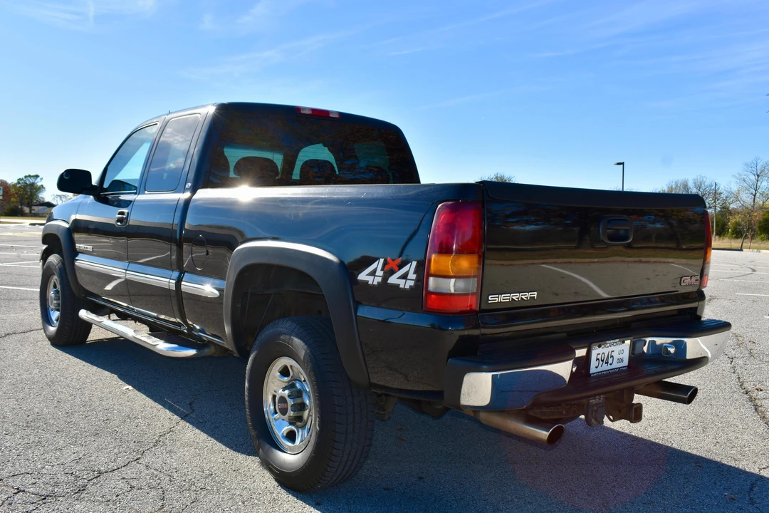 2001 GMC Sierra Heavy Duty 2nd Gen - Image 4 of 31