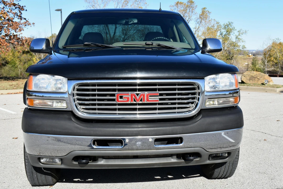 2001 GMC Sierra Heavy Duty 2nd Gen - Image 2 of 31