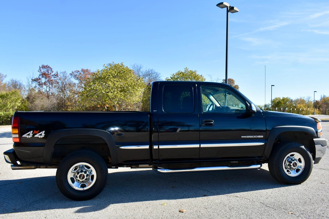 2001 GMC Sierra Heavy Duty 2nd Gen - Image 3 of 31