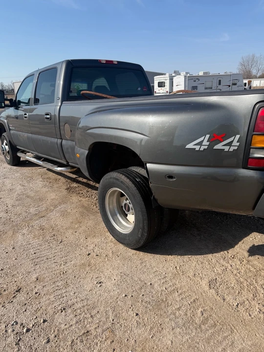 2001 GMC Sierra 1st Gen - Image 5 of 9