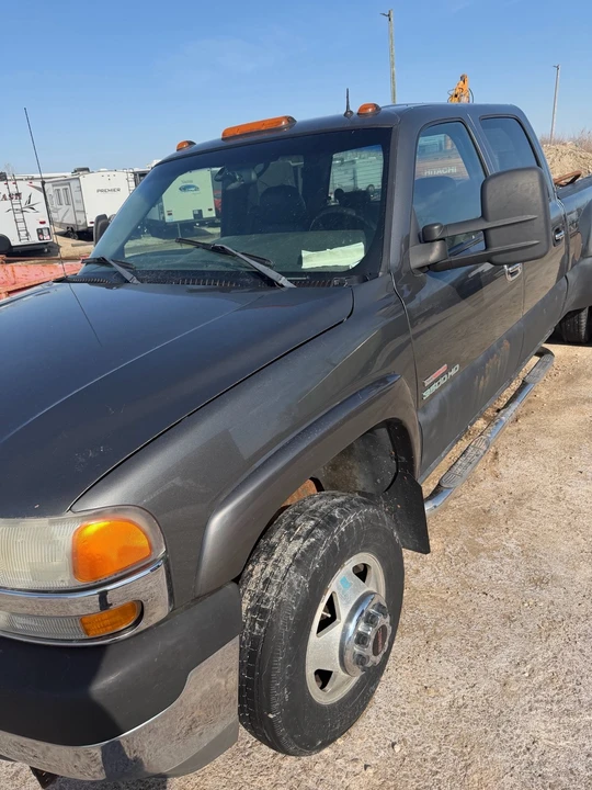 2001 GMC Sierra 1st Gen - Image 2 of 9