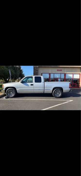 2001 GMC Sierra 1st Gen - Image 2 of 11
