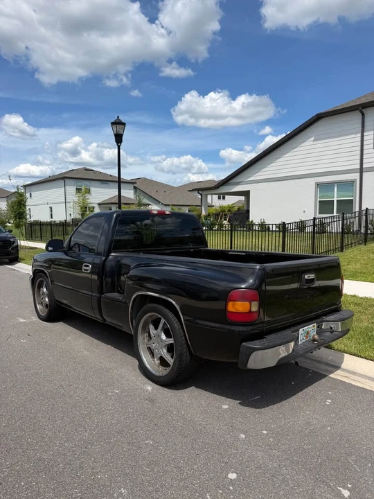2001 GMC Sierra 2nd Gen - Image 5 of 17