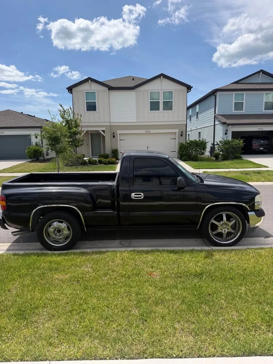 2001 GMC Sierra 2nd Gen - Image 9 of 17