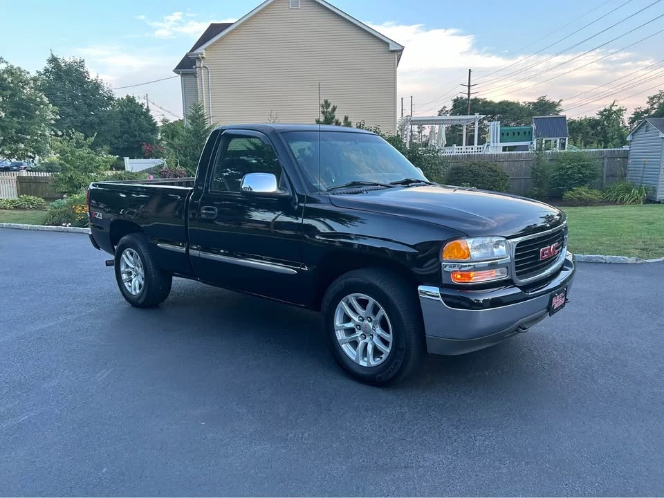 2001 GMC Sierra 2nd Gen - Image 2 of 10