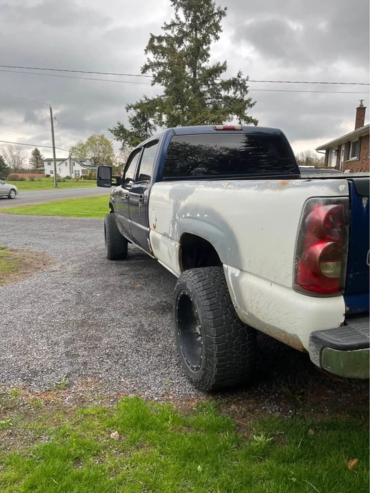 2001 GMC Sierra 1st Gen - Image 3 of 12