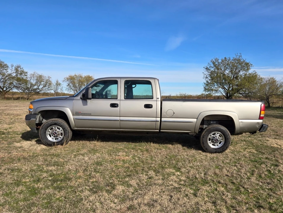 2001 GMC Sierra Heavy Duty 2nd Gen - Image 2 of 9