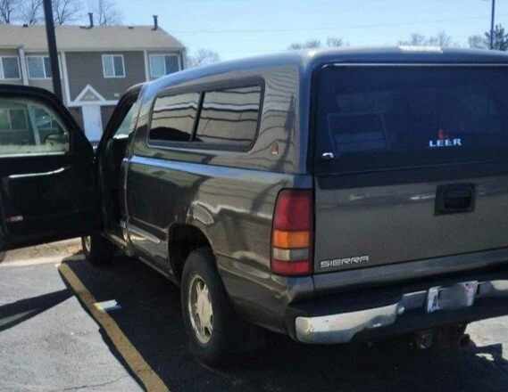 2001 GMC Sierra - Image 2 of 15