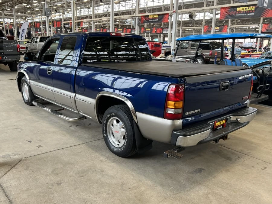 2001 GMC Sierra 2nd Gen - Image 2 of 7
