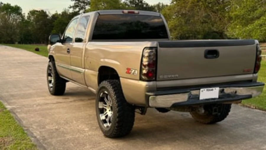2001 GMC Sierra 2nd Gen - Image 2 of 23