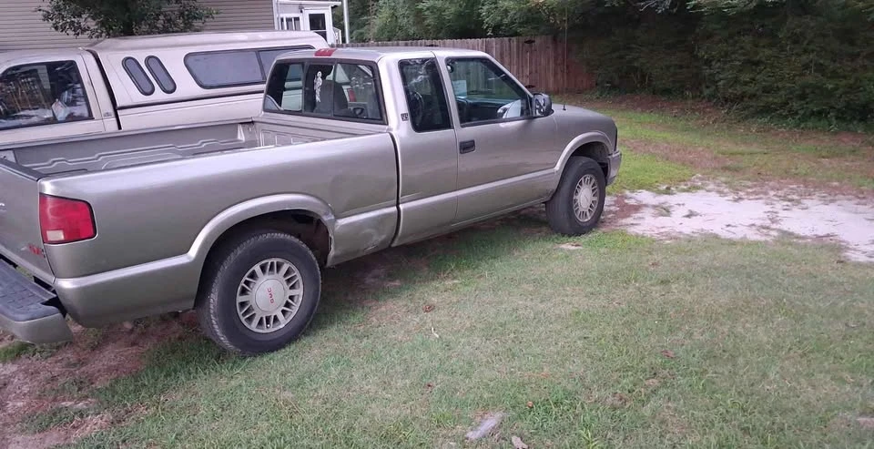 2001 GMC S-15/Sonoma - Image 3 of 4