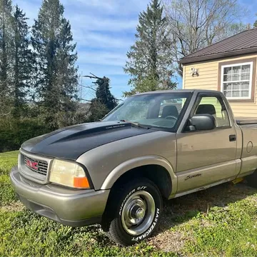 2001 GMC Sonoma SL Pickup 2D 6 ft