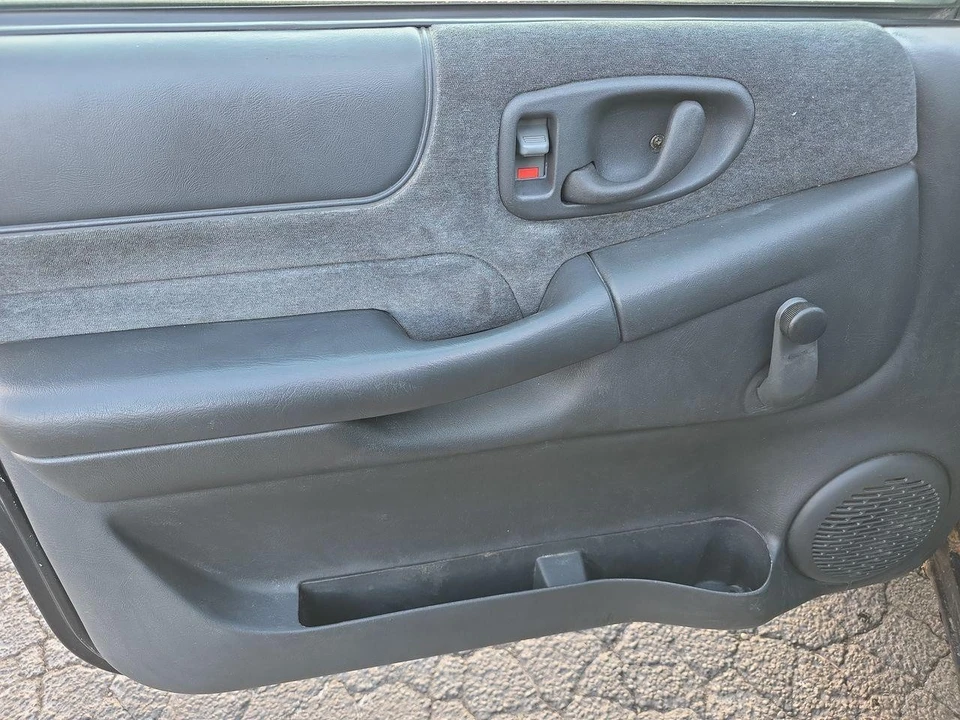 2001 GMC S-15/Sonoma - Image 5 of 12